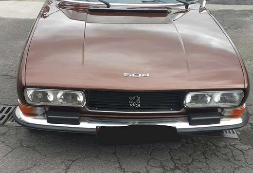 Oldtimer 504 Coupe TI V6