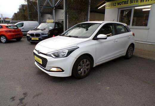 Hyundai 1.2 84cv blanc 08/17 Airco Capteurs Cruise Ra ...