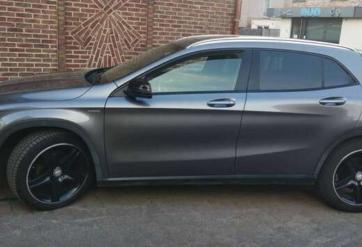 Mercedes-Benz GLA 200 d