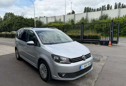 Volkswagen Touran 1.6 CR TDi Highline *** AUTO ***
