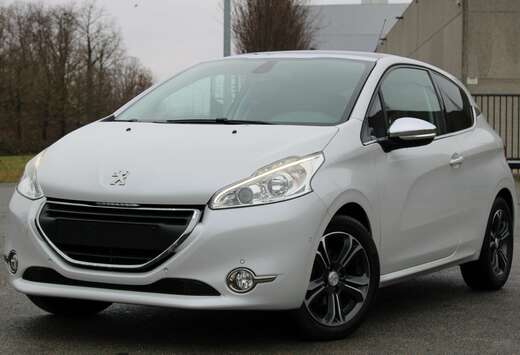 Peugeot 208 PureTech 82 Allure