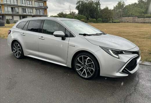 Toyota SW Hybrid 2.0 Premium Plus e-CVT