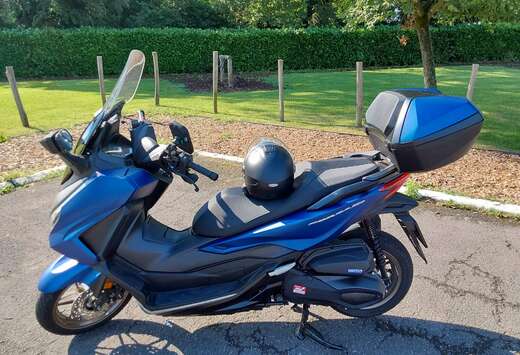 Honda - Van juni 2023, 920 km, prijs  5450 euro inbeg ...
