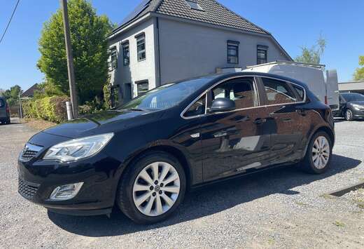Opel 1.6i Benzine,Cosmo,Airco,Leder,Sensoren,...