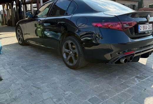 Alfa Romeo 2.0 Turbo 16V AT8 B-Tech