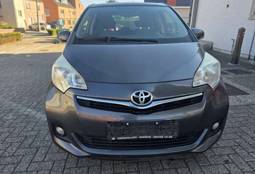 Toyota Verso S 1.4 D-4D Skyview