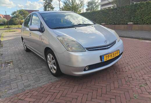 Toyota 1.5 Tech Camera - Navi - keyless entry - Cruis ...