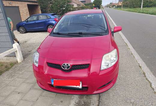 Toyota 97 VVT-i Linéa Luna
