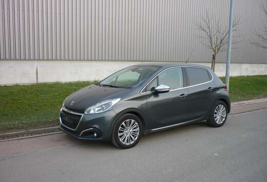Peugeot 208 1.2i Automatic, Camera, Navi