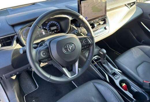 Toyota Touring Sports 2.0 Hybrid CVT