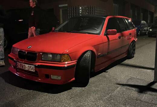 BMW 323i touring