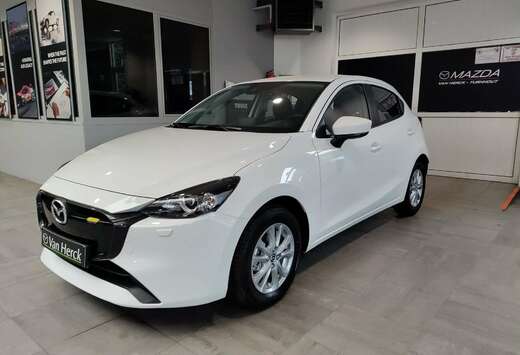 Mazda 1.5 SKYACTIV-G Centre-Line