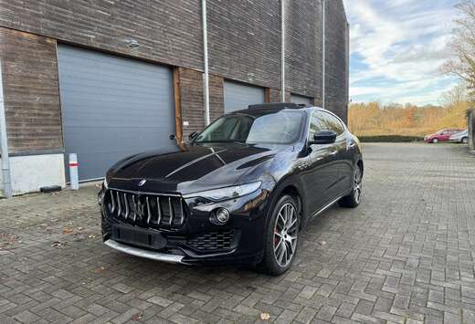 Maserati MASERATI LEVANTE S  C/T