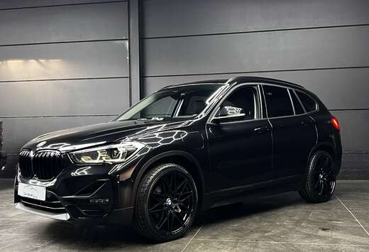 BMW xDrive25e Hybride / All Black / Full Options /