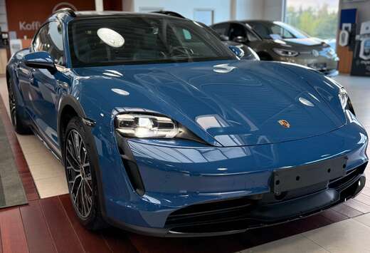 Porsche 4 Cross Turismo 350kW  Panodak  Bose  PASM