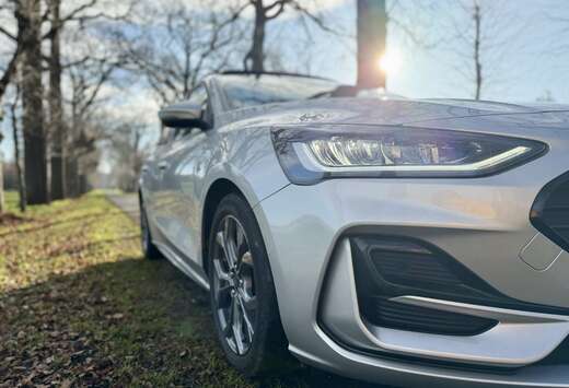 Ford Focus 1.0 EcoBoost MHEV ST-Line X