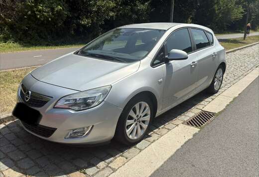 Opel TEL 0472.92.59.40 : Zeer Goed Onderhouden-