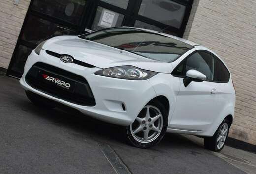 Ford 1.25i Titanium / Verw Zetels / Airco / Topstaat  ...
