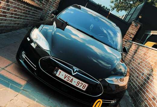 Tesla S85D Charge Gratuite