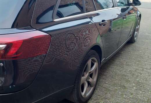 Opel Insignia 2.0 Turbo 4x4 Sports Tourer Aut. Editio ...