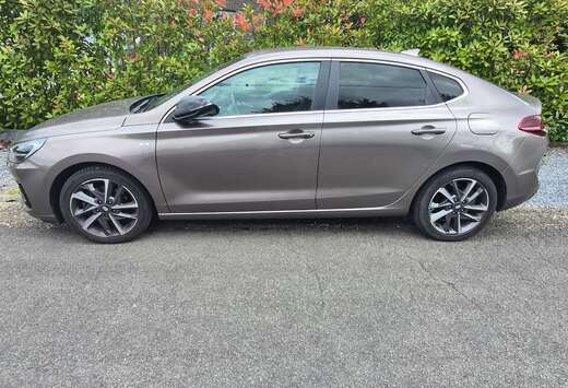 Hyundai i30 Fastback 1.0 T-GDi MHEV Sky Sensation DCT