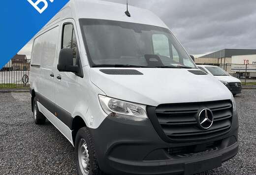 Mercedes-Benz 319 CDI GB L2 RWD 9G-TRONIC 3.5T