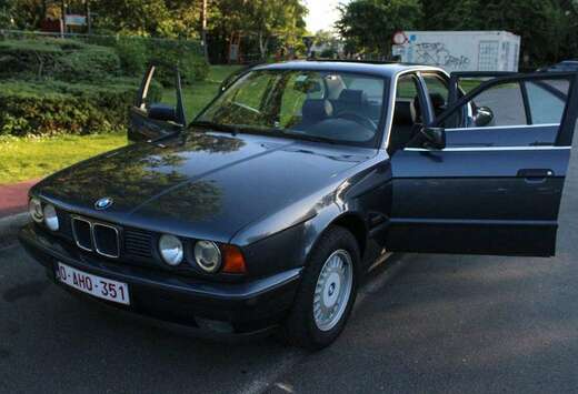 BMW BMW E34 525I (Fjordgrau)