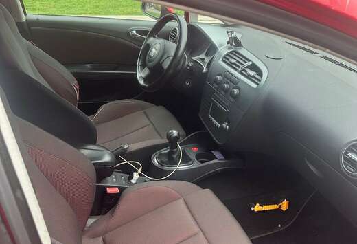 SEAT Leon 1.6i 16v Reference