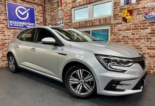 Renault Megane 1.3 TCE 140cv Navig/ClimaA/LED/Tempo