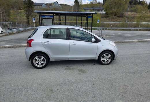 Toyota Yaris 1.0i VVT-i Luna