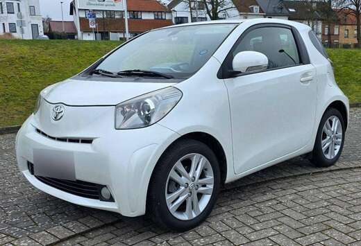 Toyota iQ 1.33i VVT-i Premium Multidrive