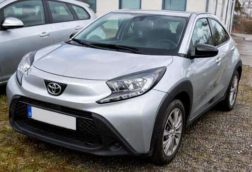 Toyota AYGO X 1.0 VVT-i Play