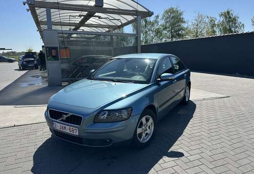 Volvo 1.8i 16v Summum