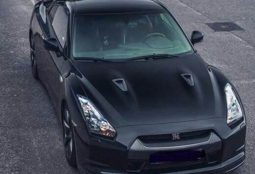 Nissan GT-R