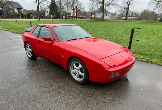 Porsche 944 S 2