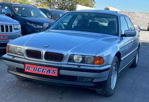 BMW 750iA 326CH V12 TOIT OUVRANT FULL OPTIONS