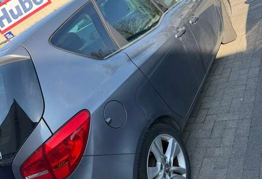 Opel 1.4i Ultimate Edition