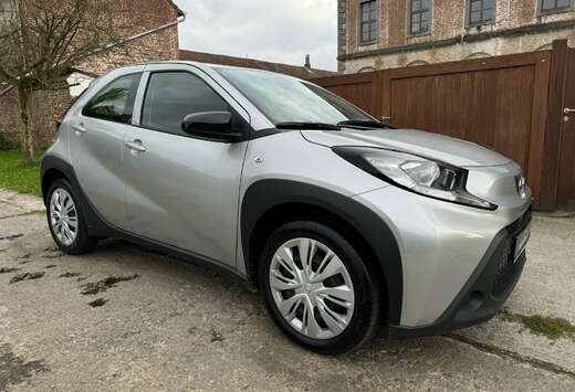 Toyota X 1.0i *AUTO* *CARPLAY* *PRETE A IMMAT*