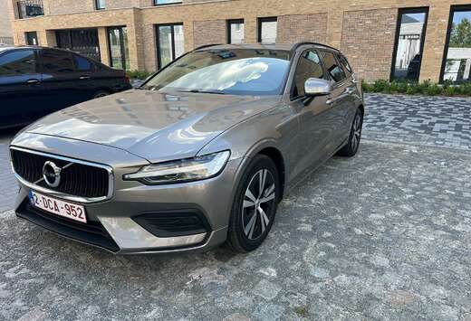 Volvo 2.0 B3 MHEV Momentum Core Geartronic