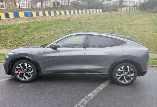 Ford 99 kWh AWD Extended Range First Edition