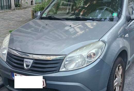 Dacia Sandero 1.6i Laureate