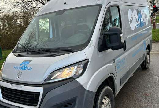 Peugeot 350XL 2.8 HDi Pack