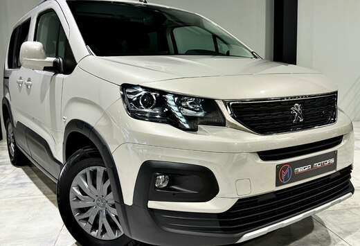 Peugeot 1.2i Turbo 110CV  77.918KM  CARPLAY CLiM ++