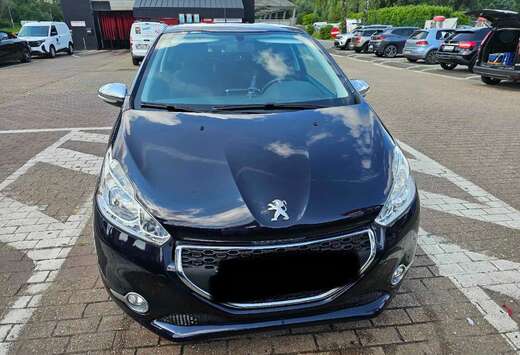 Peugeot 208 1.2i Style