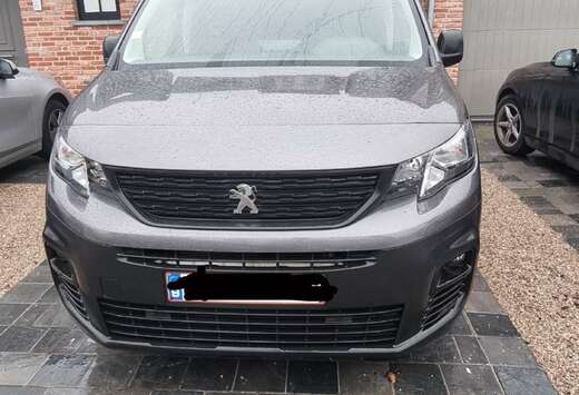 Peugeot 1.5 BlueHDi 100 L1 EHZ S&S Premium