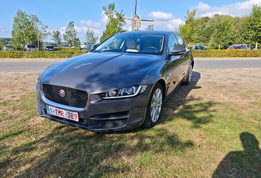 Jaguar XE 2.0 D Prestige