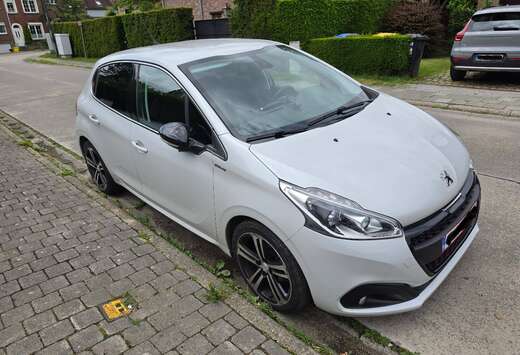 Peugeot 208 1.2 PureTech GT Line S