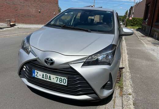 Toyota Yaris 1.5i Dual VVT-iE Y-oung