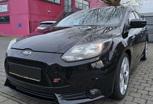 Ford 2.0 EcoBoost ST mit Leder-Sport-Paket