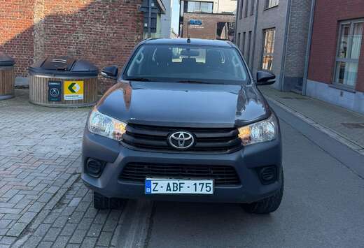 Toyota 2.4 D-4D 4WD Invincible50 Chrome